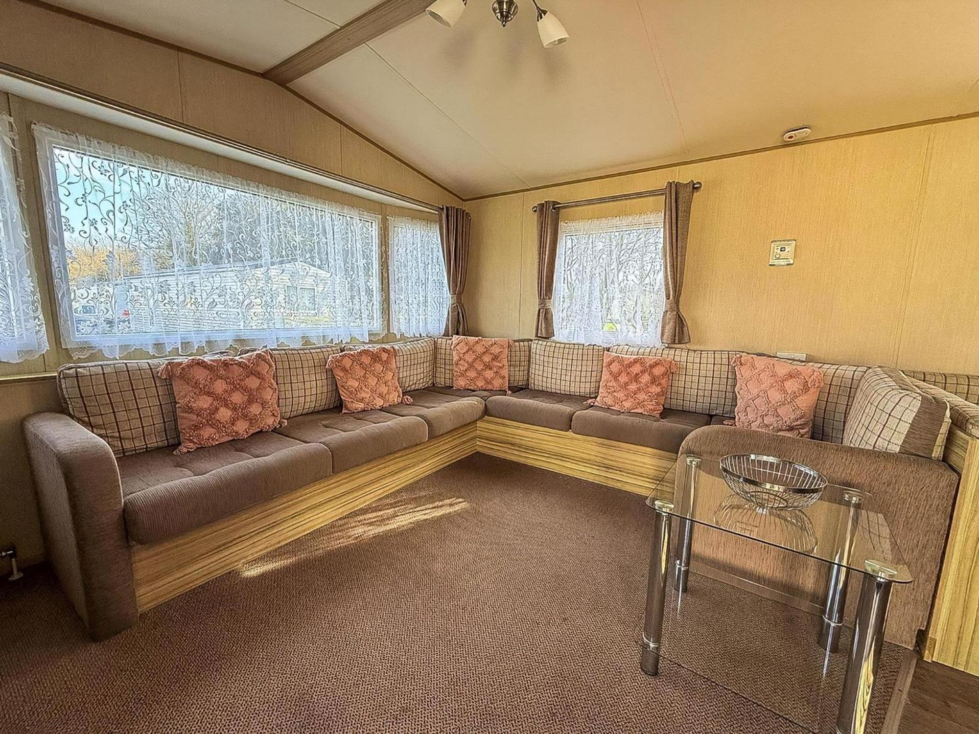 Great 8 Berth Caravan In Norfolk Near To Great Yarmouth Ref 20178Bs Hopton on Sea Exterior photo
